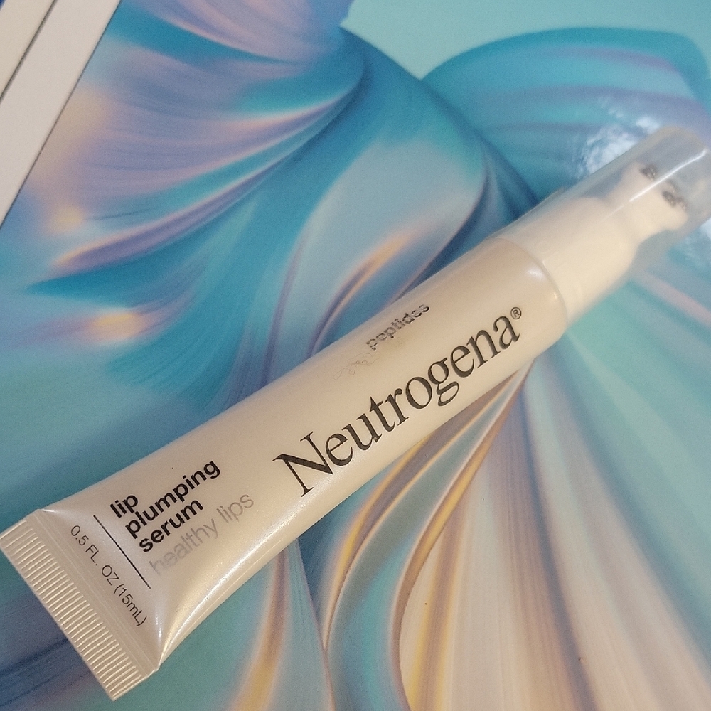 Neutrogena Lip Plumping Serum Peptides 15ml New Sealed Tube